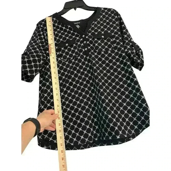 Croft & Barrow Shirt Womens L Black Short Sleeve Abstract Floral V Neck - Picture 2 of 7